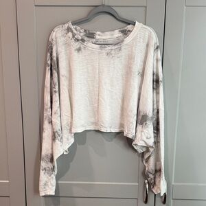 American Eagle Outfitters Gray Tie-Dye Long Cropped Sleeve Top